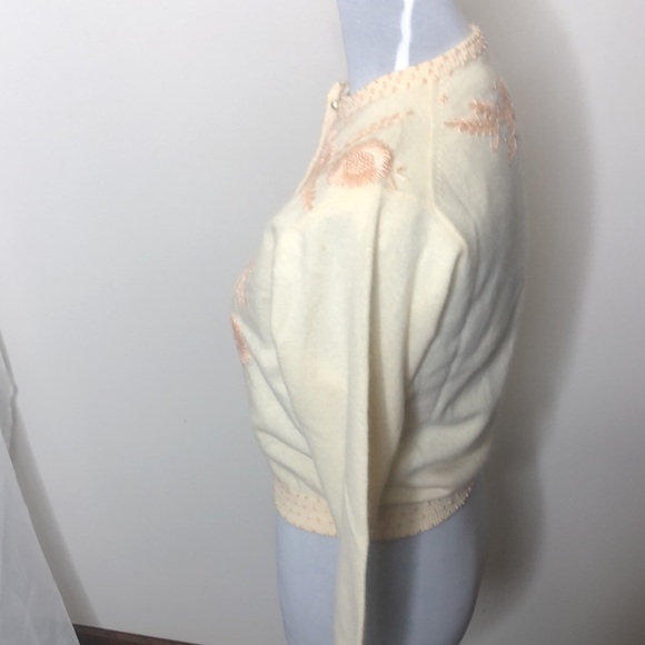 Charles & co white and orange floral pearl button up sweater size small - Picture 3 of 11